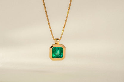 Dije oro amarillo con esmeralda natural - DOA067 - Etherna