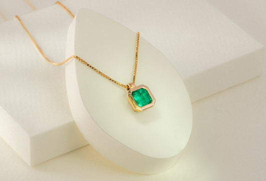 Dije oro amarillo con esmeralda natural - DOA067 - Etherna
