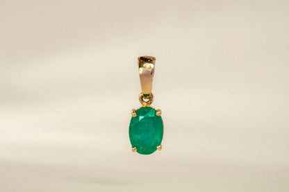 Dije oro amarillo con esmeralda natural - DOA079 - Etherna