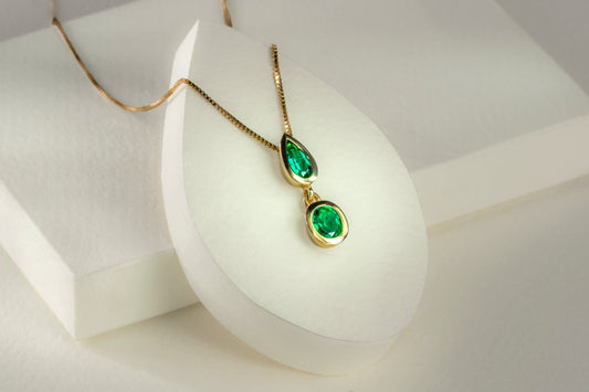 Dije oro amarillo con esmeralda natural - DOA090 - Etherna