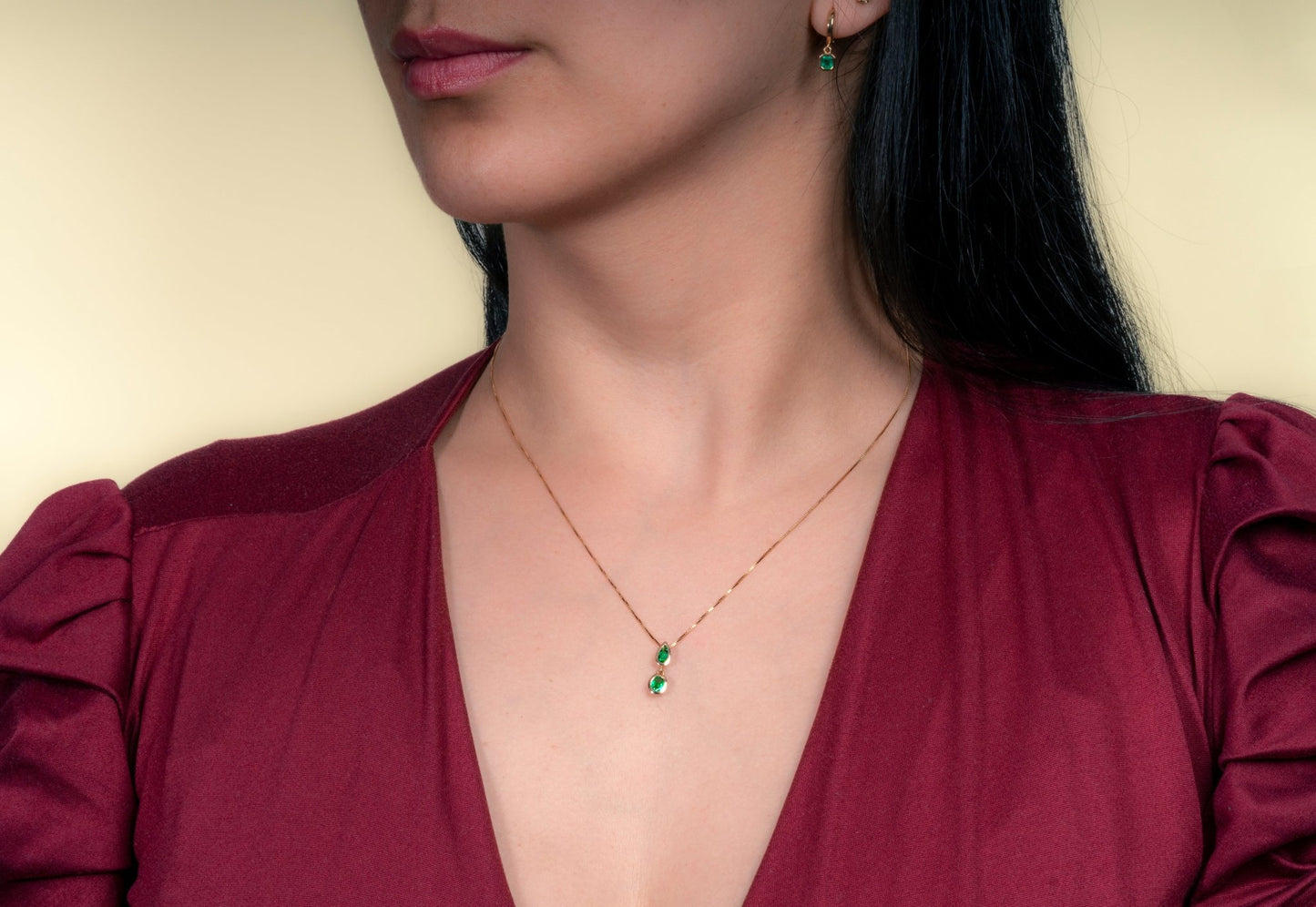 Dije oro amarillo con esmeralda natural - DOA090 - Etherna