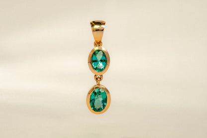 Dije oro amarillo con esmeralda natural - DOA093 - Etherna