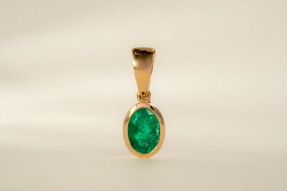 Dije oro amarillo con esmeralda natural - DOA095 - Etherna