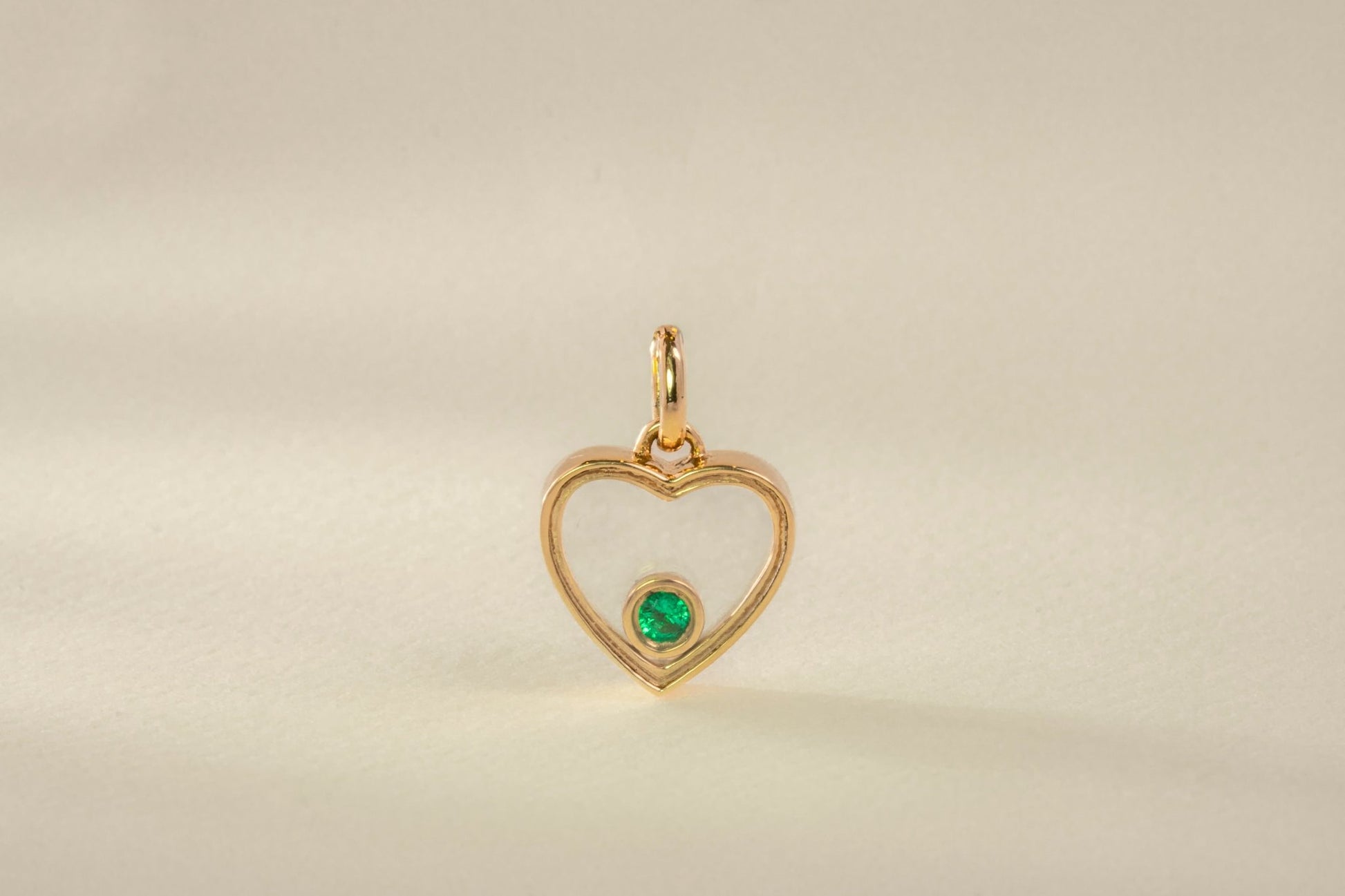 Dije oro amarillo con esmeralda natural - DOA099 - Etherna