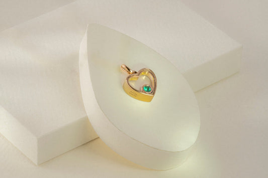 Dije oro amarillo con esmeralda natural - DOA099 - Etherna