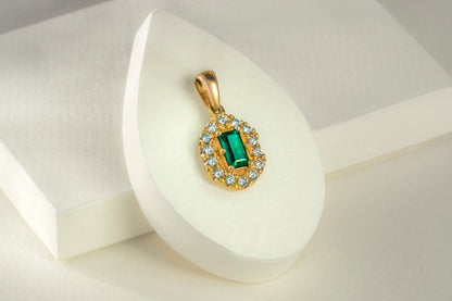 Dije oro amarillo con esmeralda y diamante naturales - DOA004 - Etherna