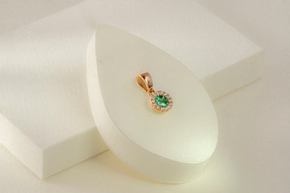 Dije oro amarillo con esmeralda y diamantes naturales - DOA049 - Etherna
