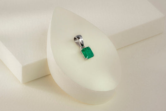 Dije oro blanco con esmeralda natural - DOB044 - Etherna