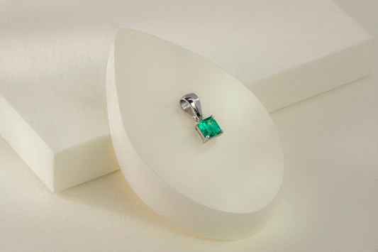 Dije oro blanco con esmeralda natural - DOB048 - Etherna