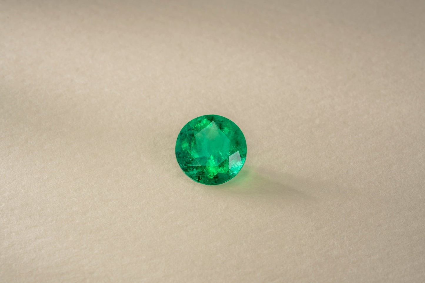 Esmeralda redonda - ESM045 - Etherna