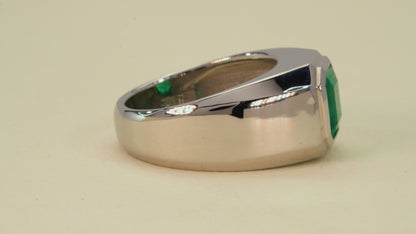 Anillo de hombre oro blanco con esmeralda natural - ANB069