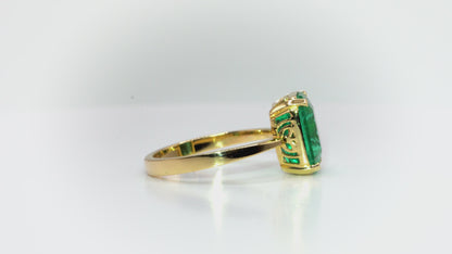 Anillo en oro amarillo con esmeralda natural - ANA169