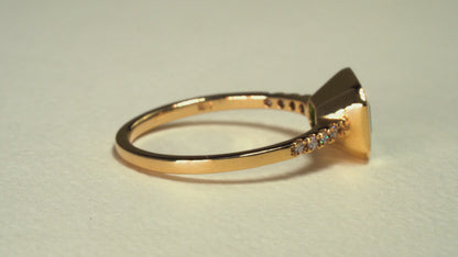 Anillo oro amarillo con esmeralda y diamantes naturales - ANA116