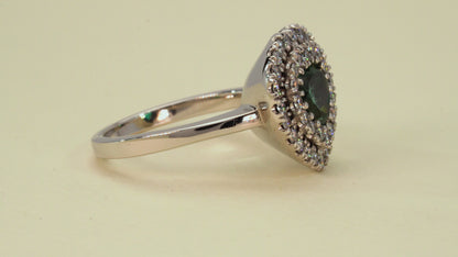Anillo cluster oro blanco con esmeralda y diamantes naturales - ANB001