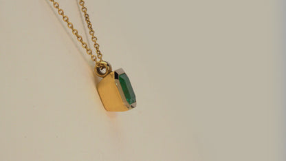 Dije con cadena oro amarillo con esmeralda natural - DOA065