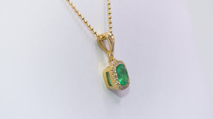 Dije cluster oro amarillo con esmeralda y diamantes naturales - DOA187