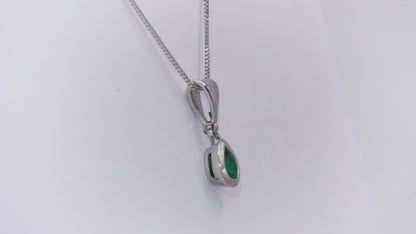 Dije oro blanco con esmeralda y diamantes naturales - DOB060