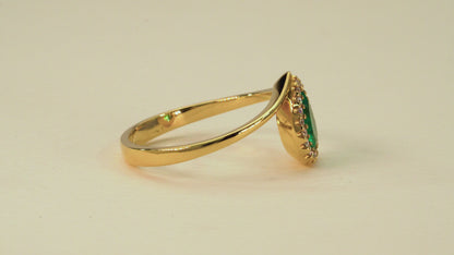Yellow gold cluster ring with emerald and natural diamonds - ANA134