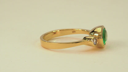Anillo oro amarillo con esmeralda y diamante naturales - ANA111