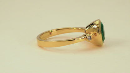 Anillo oro amarillo con esmeralda y diamantes naturales - ANA121
