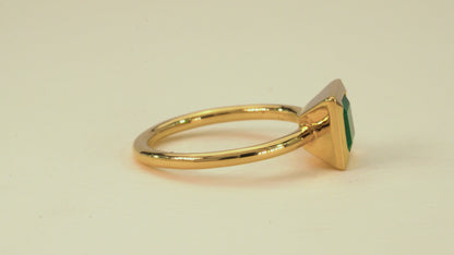 Anillo solitario oro amarillo con esmeralda - ANA135