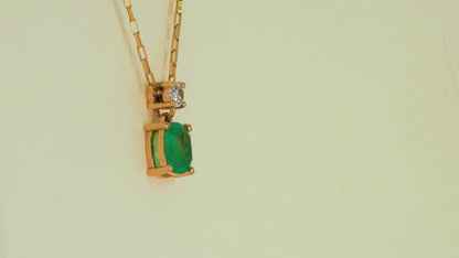 Dije con cadena oro amarillo con esmeralda y diamante natural - DOA091