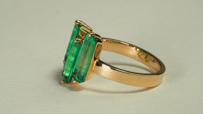 Anillo oro amarillo con esmeraldas naturales - ANA149