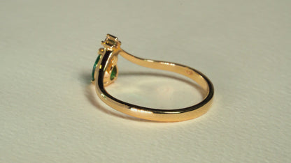 Anillo oro amarillo con esmeralda y diamantes naturales - ANA118