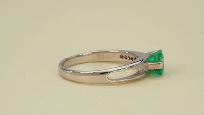 Anillo oro blanco con esmeralda y diamantes naturales - ANB011