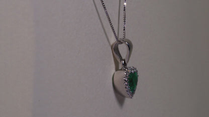 Dije cluster oro blanco con esmeralda y diamante naturales  - DOB037