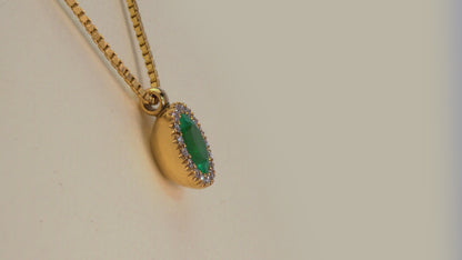 Dije cluster con cadena oro amarillo con esmeralda y diamantes naturales - DOA037