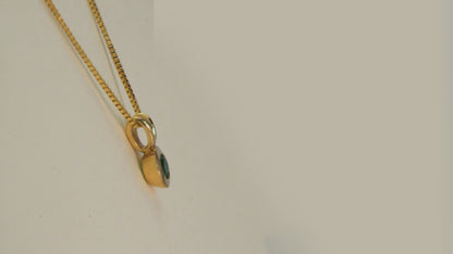 Dije oro amarillo con esmeralda natural - DOA110