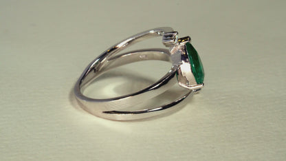 White gold ring with emerald and natural diamonds - ANB056