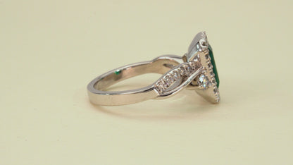 Anillo cluster oro blanco con esmeralda y diamantes naturales - ANB019