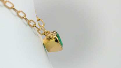 Dije con cadena oro amarillo con esmeralda natural - DOA152