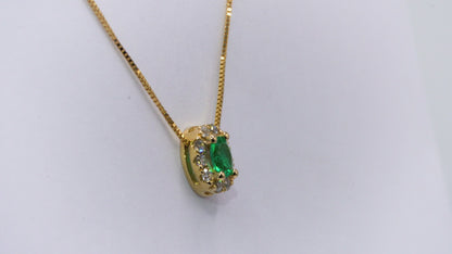 Dije con cadena oro amarillo con esmeralda y diamantes naturales - DOA185