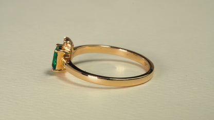 Anillo oro amarillo con esmeralda y diamantes naturales - ANA122