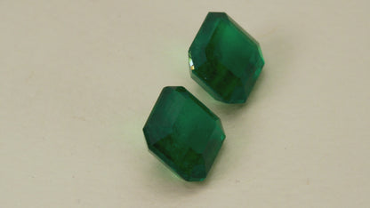 Pair of emerald-cut emeralds - ESM161
