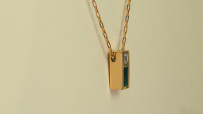 Dije con cadena oro amarillo con esmeralda y diamantes naturales - DOA088