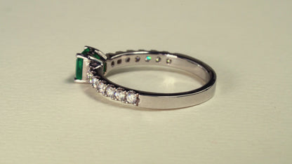 White gold ring with emerald and natural diamonds - ANB067