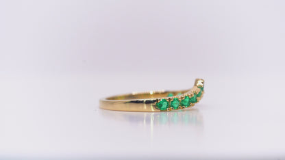 Anillo cintillo oro amarillo con esmeralda natural - ANA183