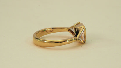 Anillo oro amarillo con esmeralda y diamantes naturales - ANA037