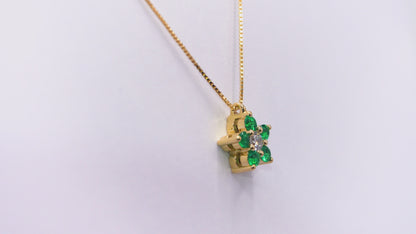 Dije con cadena oro amarillo con esmeraldas y diamantes naturales - DOA174
