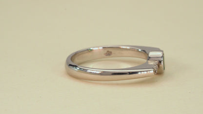 Anillo oro blanco con esmeralda y diamantes naturales - ANB014