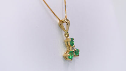 Dije con cadena oro amarillo con esmeralda natural - DOA189