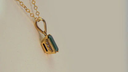 Dije oro amarillo con esmeralda natural - DOA072