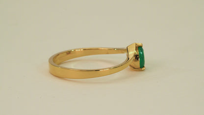 Anillo solitario oro amarillo con esmeralda - ANA091