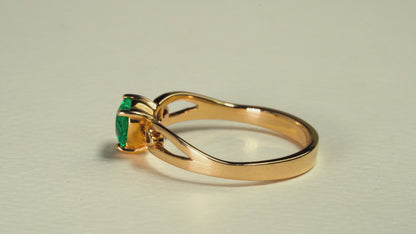 Anillo solitario oro amarillo con esmeralda - ANA105