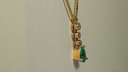 Dije con cadena oro amarillo con esmeralda y diamantes naturales - DOA032