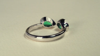 Anillo abierto oro blanco con esmeraldas naturales - ANB013